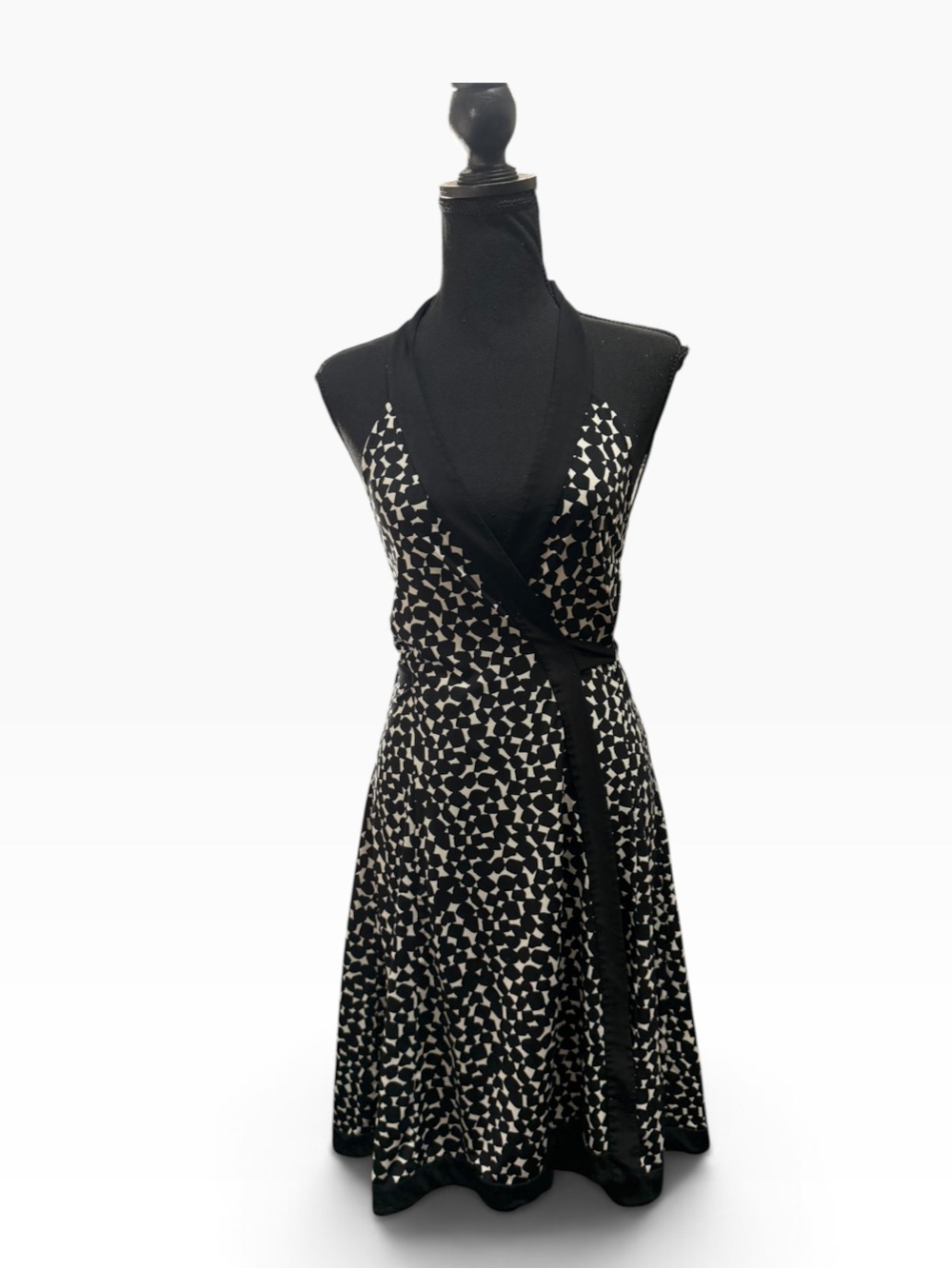 BCBGMAXAZRIA Black Cream Geometric Wrap Maxi Dress Size M